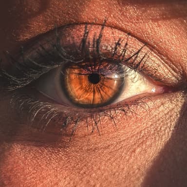 Photo: Saba on Unsplash hazel eye close-up